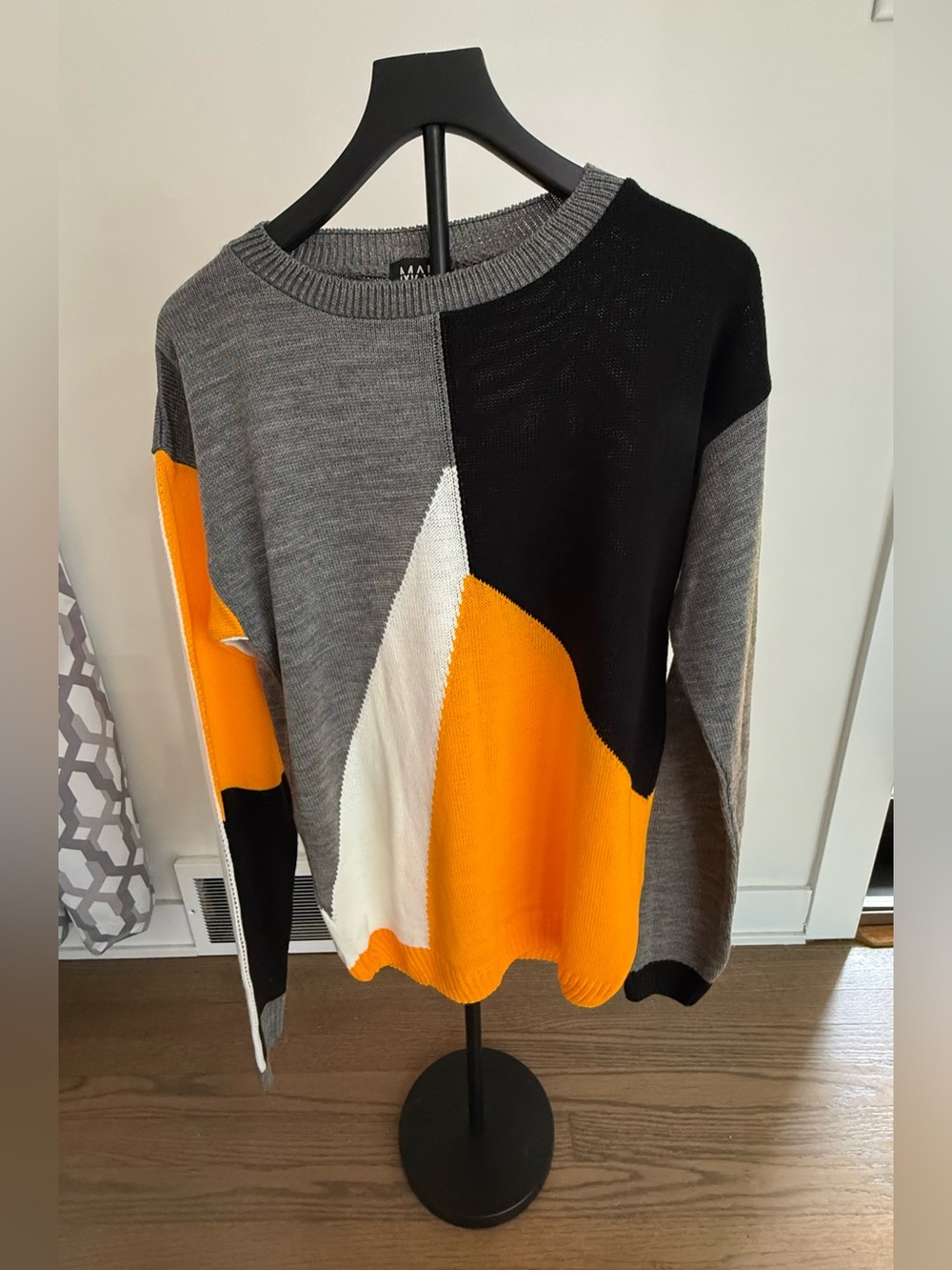boohooMAN Color Block Sweater in Orange & Black Large Like New